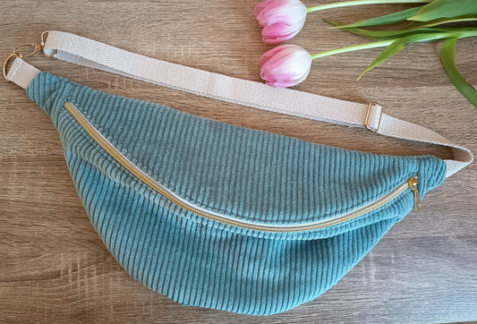 Céadonblau geblümte Cord-Gürteltasche