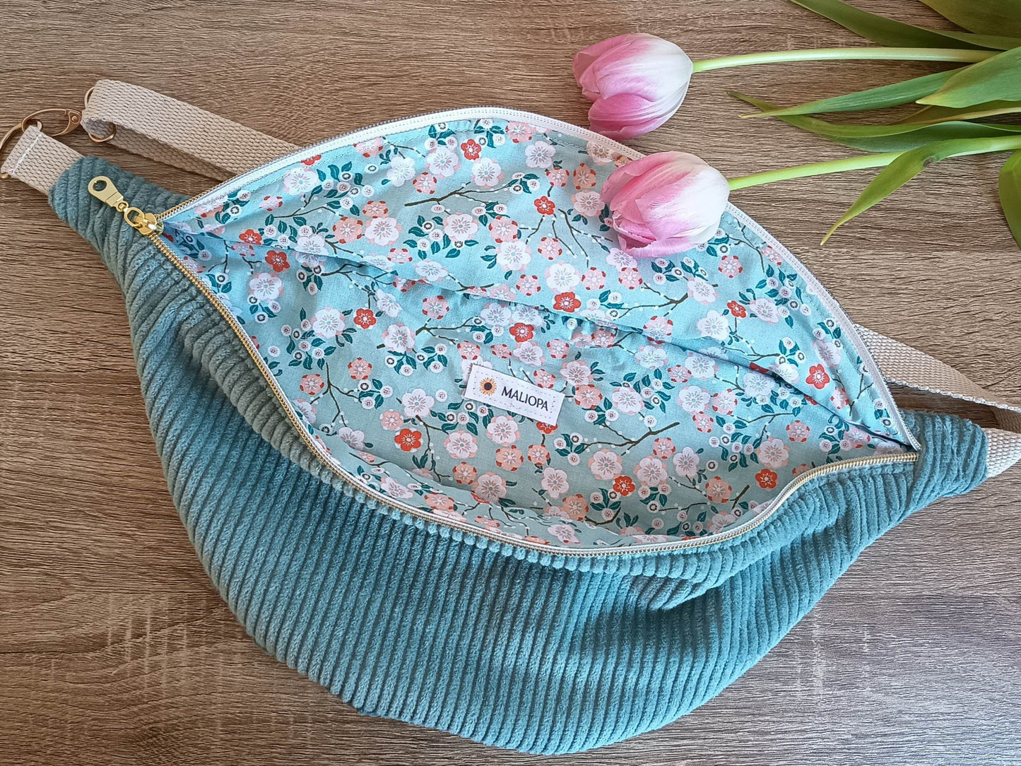 Sac banane velours côtelé bleu céladon fleuri