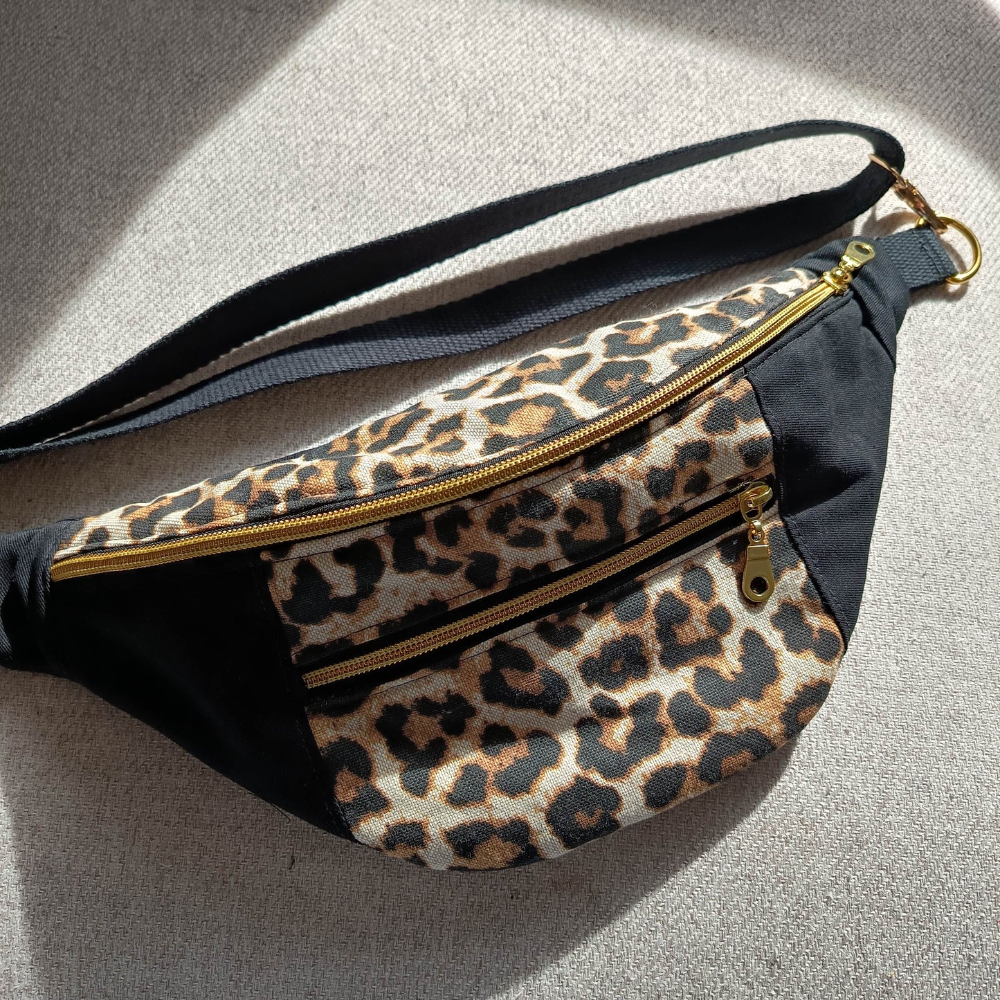 Sac banane motif léopard