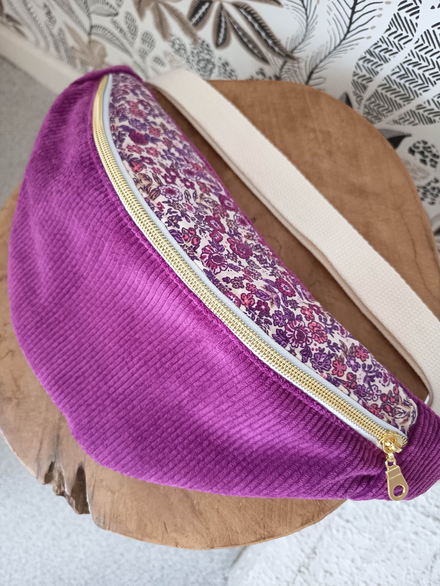 Sac banane velours côtelé violet fleuri