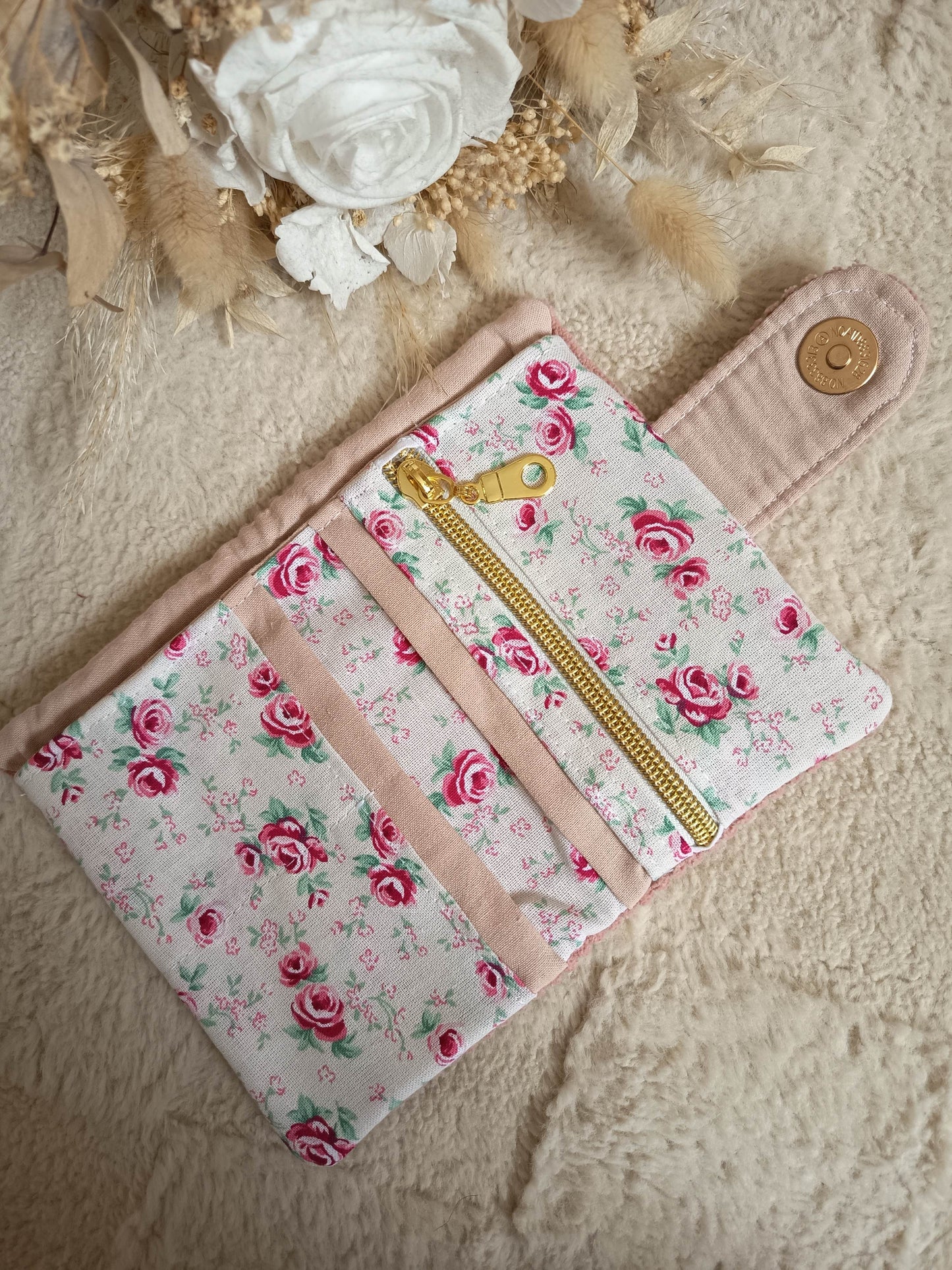 Portefeuille velours rose à motif rose